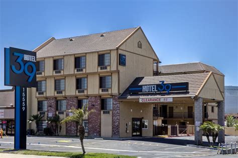 hotel in westminster ca 92683|luxury hotels in westminster ca.